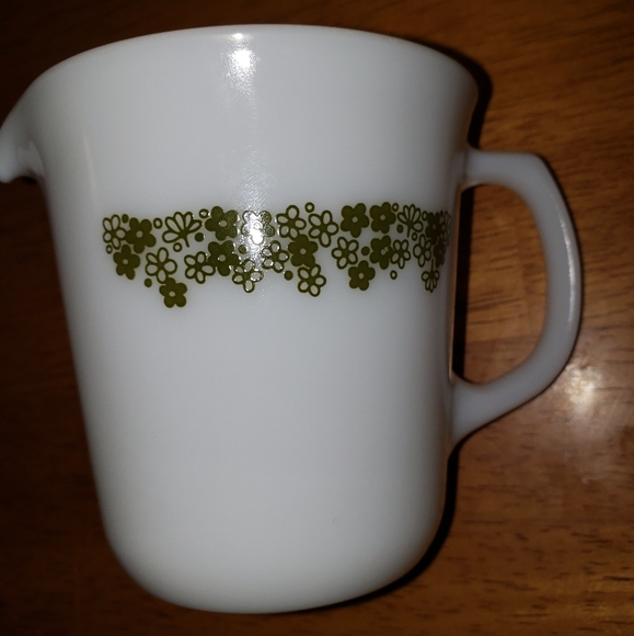 Vintage Large Crazy Daisy 8oz Opal Glass Creamer - Picture 8 of 8